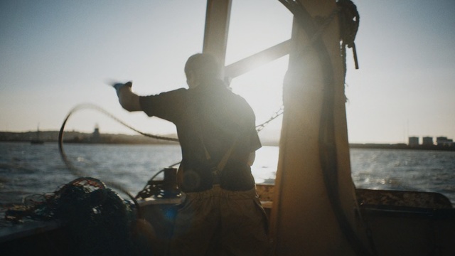 Video Reference: Water, Atmospheric phenomenon, Sea, Photography, Recreation, Vehicle