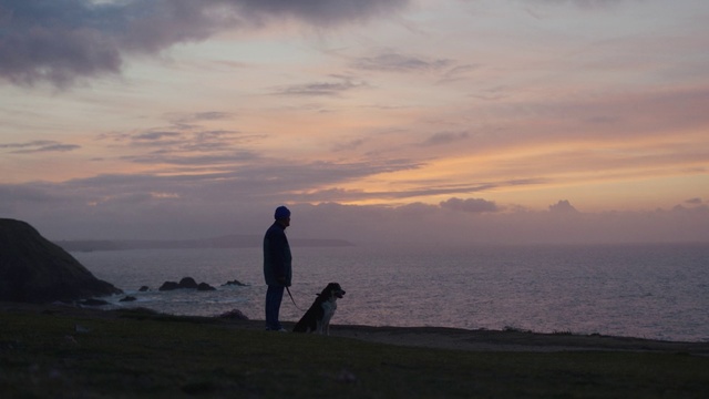 Video Reference: Sky, Horizon, Sea, Ocean, Cloud, Sunset, Coast, Evening, Shore, Dusk