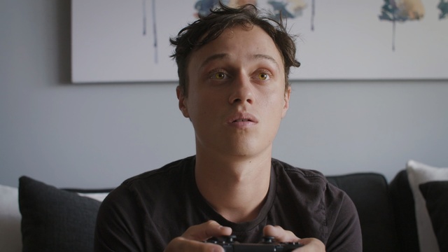 Video Reference: Face, Eyebrow, Chin, Forehead, Cheek, Jaw, Photography, Electronic device, Neck, Gesture, Person