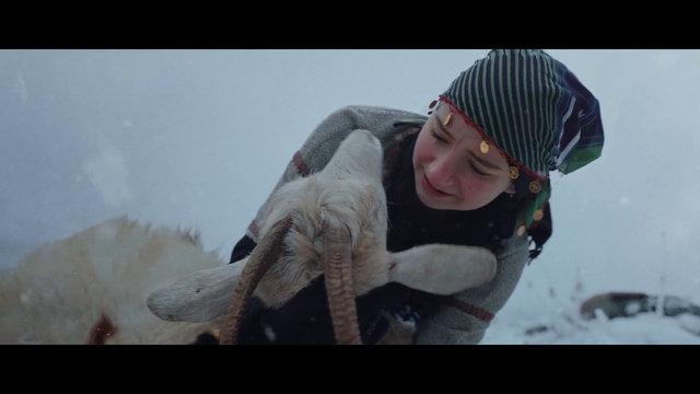 Video Reference: Smile, Flash photography, Cap, Happy, Glove, Freezing, Snow, Recreation, Winter, Sky