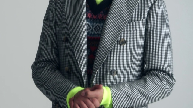 Video Reference: Suit, Clothing, Outerwear, Jacket, Formal wear, Blazer, Tie, Gentleman, Top, Sleeve