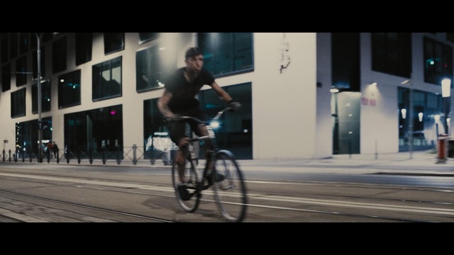 Video Reference: Land vehicle, Bicycle, Cycling, Vehicle, Cycle sport, Freestyle bmx, Flatland bmx, Recreation, Outdoor recreation, Mode of transport
