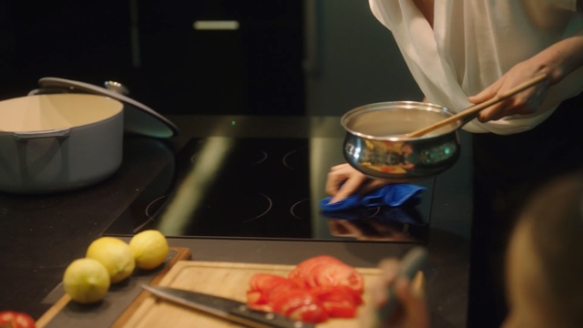 Video Reference: food, cuisine, dish, cookware and bakeware, cooking, ingredient