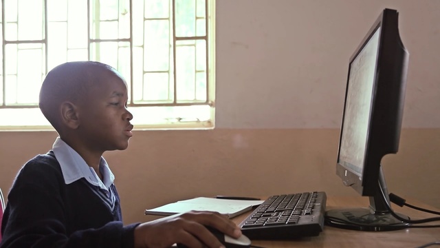 Video Reference: Job, Personal computer, White-collar worker, Technology, Desk, Computer keyboard, Learning, Employment, Electronic device, Typing