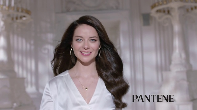 Video Reference: Hair, Long hair, Beauty, Hairstyle, Eyebrow, Lip, Lady, Skin, Brown hair, Fashion