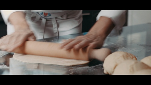 Video Reference: leg, finger, hand, arm, joint, girl, service, baking, thigh, nail