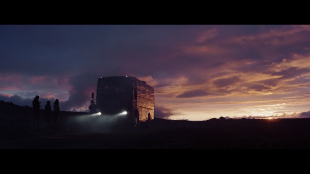 Video Reference: Sky, Cloud, Atmospheric phenomenon, Atmosphere, Evening, Morning, Night, Dusk, Darkness, Horizon, Person