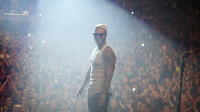 Video Reference: Performance, Sky, Performing arts, Event, Fun, Concert, Tree, Cloud, Gentleman, Crowd, Person