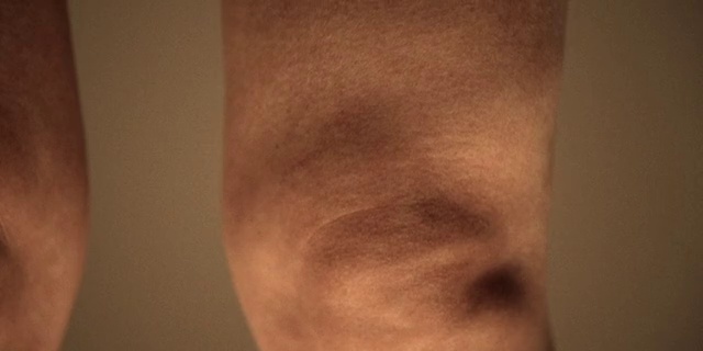 Video Reference: Skin, Joint, Arm, Knee, Close-up, Flesh, Human body, Muscle, Neck, Human leg