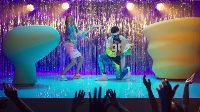 Video Reference: Entertainment, Performance, Stage, Light, Lighting, Fun, Event, Performing arts, Music venue, Music