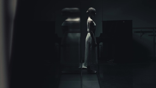 Video Reference: Black, Darkness, Black-and-white, Light, Standing, Snapshot, Monochrome, Fashion, Photography, Monochrome photography