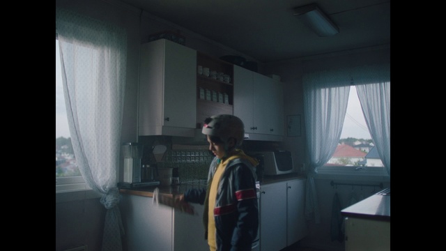 Video Reference: Snapshot, Room, Standing, Screenshot, Photography, Digital compositing, Fictional character, Pc game