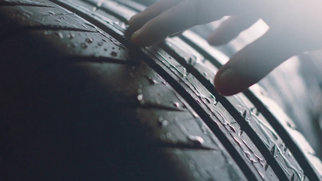 Video Reference: Motor vehicle, Vehicle door, Tire, Windshield, Automotive tire, Windscreen wiper, Auto part, Automotive window part, Glass, Hood, Person