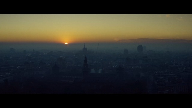 Video Reference: sky, skyline, horizon, atmosphere, city, cityscape, dawn, afterglow, sunrise, metropolis