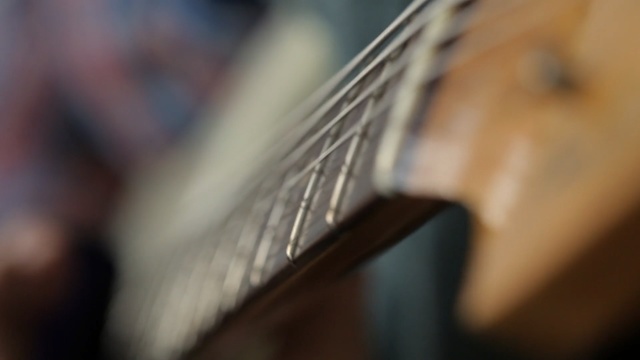 Video Reference: String instrument, String instrument, Musical instrument, Plucked string instruments, Close-up, Photography, Bowed string instrument, Cello, Wood, Music