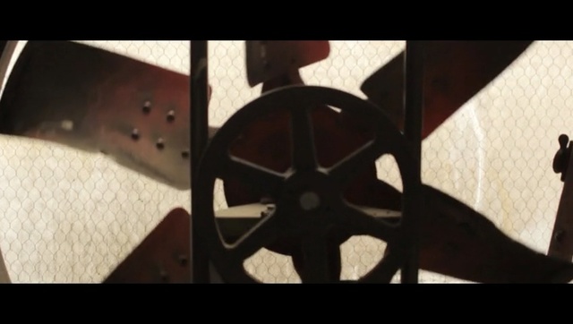 Video Reference: Mechanical fan, Iron, Wheel, Automotive wheel system, Rim, Metal, Spoke, Ceiling fan, Ceiling