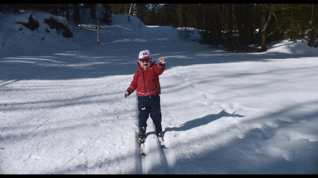 Video Reference: Snow, Skiing, Winter, Cross-country skiing, Ski, Winter sport, Outdoor recreation, Recreation, Ski mountaineering, Nordic skiing, Person