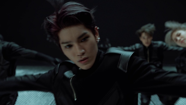 Video Reference: Face, Eye, Screenshot, Darkness, Fictional character, Scene, Photography, Plant, Black hair, Flash photography