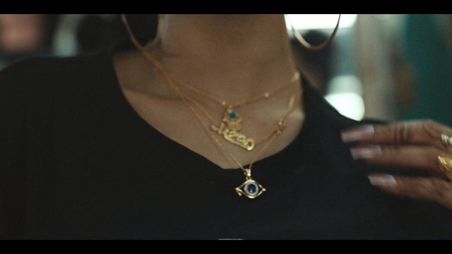 Video Reference: Necklace, Jewellery, Fashion accessory, Body jewelry, Neck, Pendant, Locket