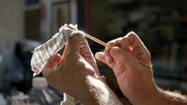 Video Reference: finger, hand, nail