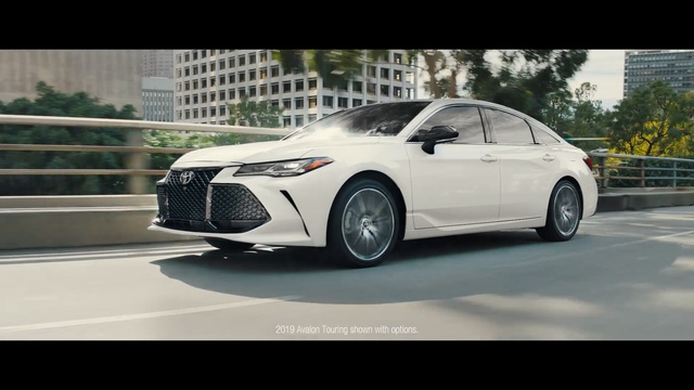 Video Reference: Land vehicle, Vehicle, Car, Automotive design, Mid-size car, Rim, Wheel, Tire, Automotive tire, Automotive wheel system