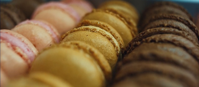Video Reference: macaroon, baking, sweetness, close up, food, bakery, baked goods, finger food, pastry, snack