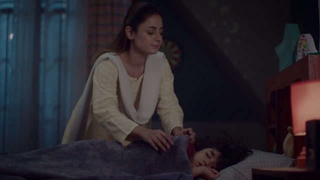 Video Reference: Skin, Nose, Human, Eye, Arm, Sitting, Human body, Hand, Mouth, Room