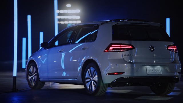 Video Reference: Land vehicle, Vehicle, Car, Volkswagen, Automotive design, Hatchback, Volkswagen golf, Luxury vehicle, Hot hatch, Volkswagen gti