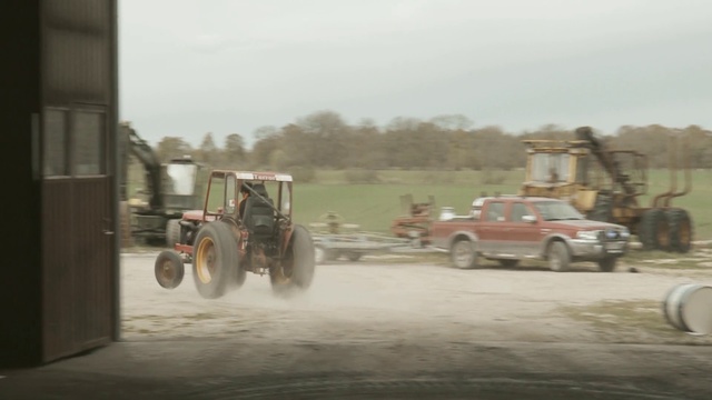 Video Reference: Mode of transport, Vehicle, Motor vehicle, Dust, Transport, Asphalt, Tractor, Landscape, Soil, Road