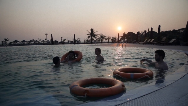 Video Reference: Water, Water resources, Morning, Sky, Vacation, Sea, Evening, Horizon, Fun, Calm
