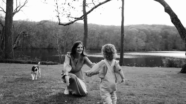 Video Reference: Photograph, People, Black-and-white, Snapshot, Photography, Monochrome photography, Child, Tree, Family, Play