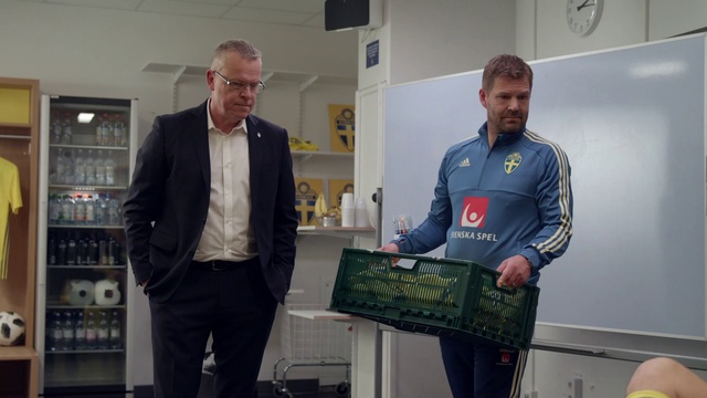 Video Reference: Award, Technology, Room, Event, Job, Electronic device, Plant, Employment, Competition