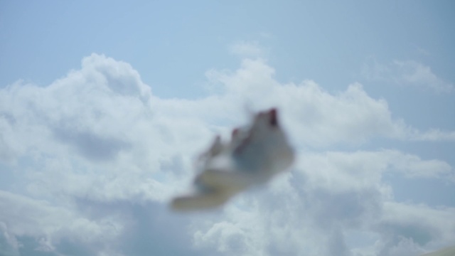 Video Reference: Sky, Cloud, Cumulus, Atmosphere, Daytime, Meteorological phenomenon, Geological phenomenon
