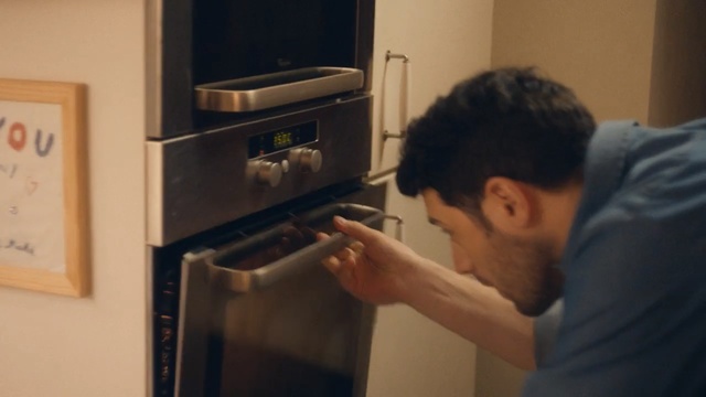 Video Reference: major appliance, home appliance, room, kitchen appliance, electronic device, furniture, microwave oven, refrigerator, technology, electronics