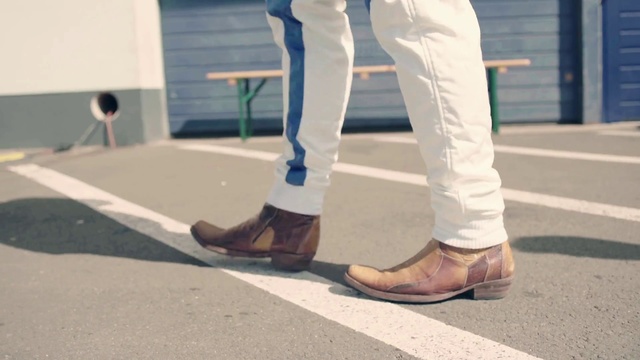Video Reference: Footwear, White, Shoe, Street fashion, Leg, Jeans, Fashion, Standing, Brown, Ankle