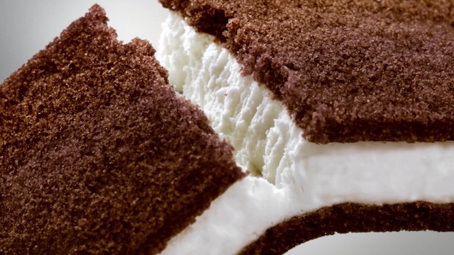Video Reference: Food, Cuisine, Dish, Torta caprese, Dessert, Ingredient, Cake, Baked goods, Muscovado, Parkin, Person