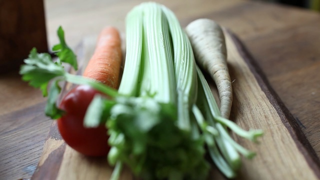 Video Reference: Vegetable, Food, Ingredient, Plant, Fennel, Produce, Leaf vegetable, Vegetarian food, Herb, Vegan nutrition