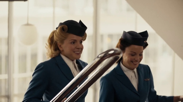 Video Reference: Headgear, White-collar worker, Smile, Academic dress