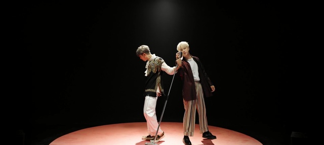 Video Reference: performance, performing arts, human body, performance art, theatre, scene, stage, Person