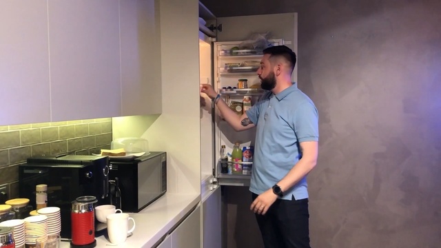 Video Reference: Room, Kitchen, Countertop, Gas