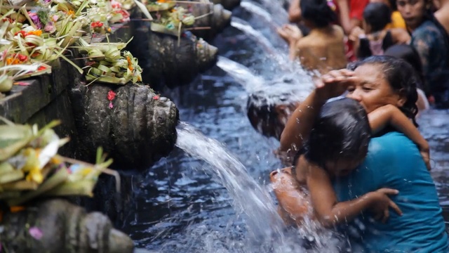 Video Reference: Water resources, Water, Watercourse, Fun, Water feature, Pond, Leisure, Swimming pool