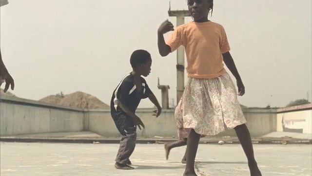 Video Reference: Child, Gesture