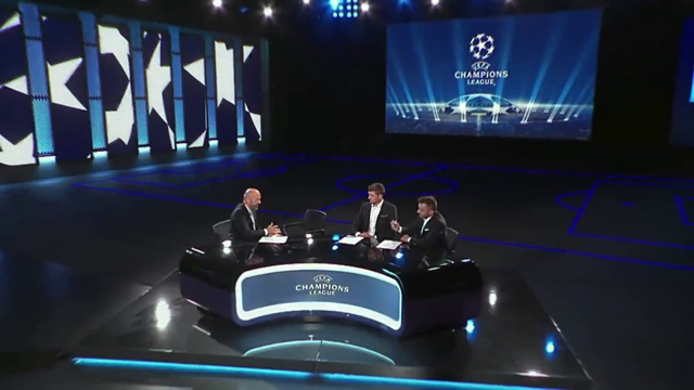 Video Reference: Display device, Design, Auto show, Event, Vehicle, Convention, Concept car, Car, Mercedes-benz, Media