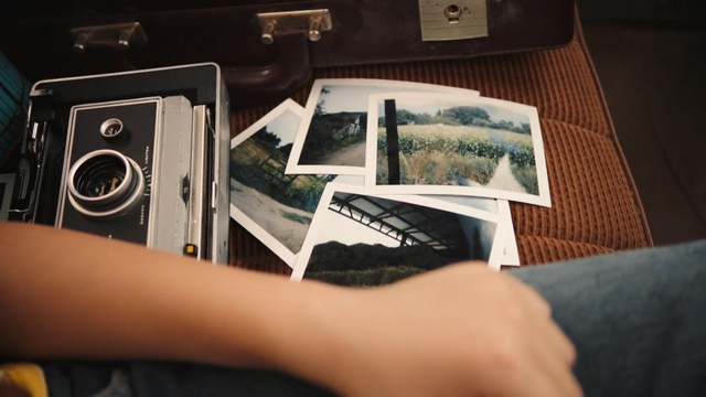 Video Reference: Electronics, Hand, Finger, Technology, Cash, Money, Camera, Wallet