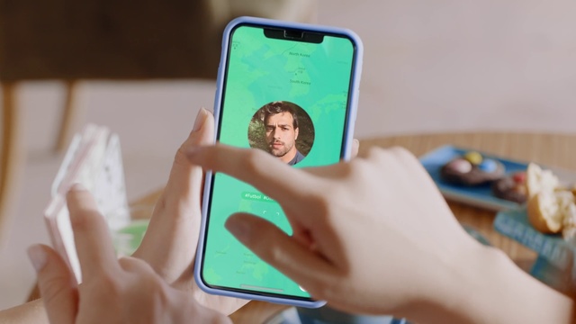 Video Reference: Gadget, Mobile phone, Smartphone, Communication Device, Portable communications device, Electronic device, Iphone, Technology, Selfie, Hand