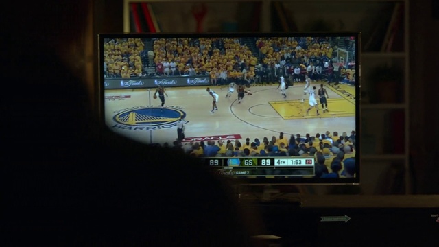 Video Reference: Sport venue, Display device, Basketball, Basketball court, Arena, Team sport, Ball game, Field house, Crowd, Player