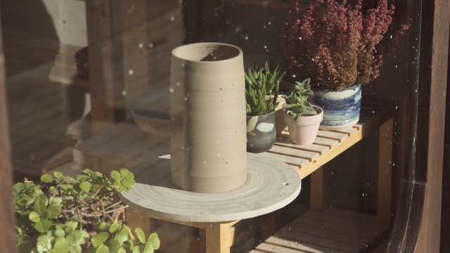 Video Reference: wood, table