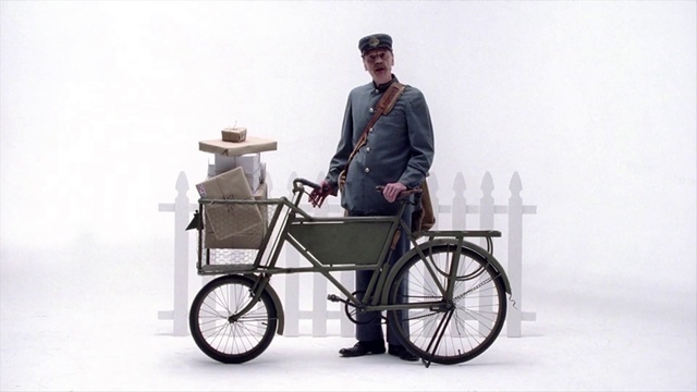 Video Reference: Vehicle, Bicycle wheel, Mode of transport, Product, Tricycle, Bicycle, Rickshaw, Bicycle part, Wheel, Automotive wheel system, Person