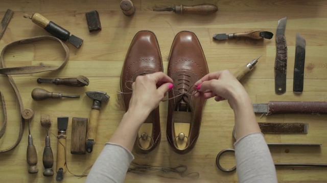 Video Reference: Footwear, Shoe, Hand, Finger, Leg, Toe, Leather