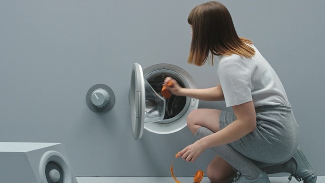 Video Reference: Small appliance, Washing machine, Washing, Home appliance